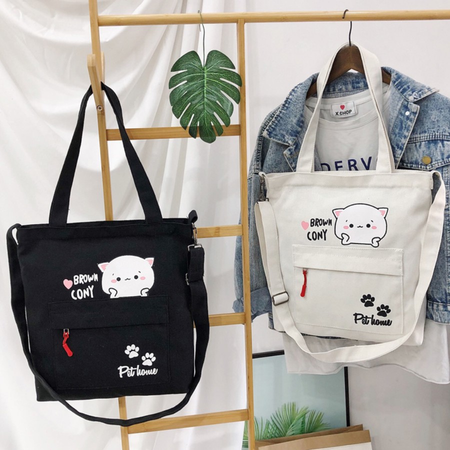 Túi tote đeo chéo 2 phong cách, túi canvas dạng tote kết hợp đeo chéo in brown cony có khoá kéo trẻ trung