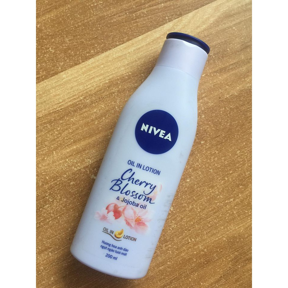 Sữa dưỡng thể NIVEA hương hoa anh đào 200ml