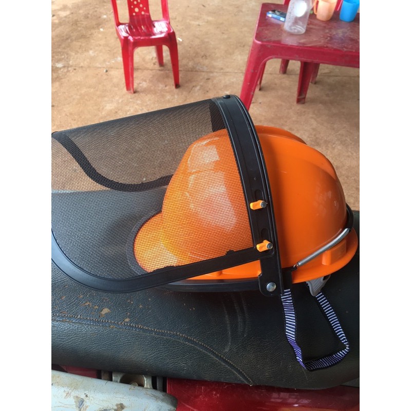 Mũ bảo hộ phát  cỏ