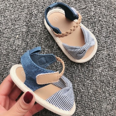 Giày sandal tập đi đính nơ xinh xắn cho bé gái