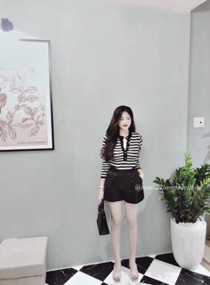 Áo tăm kẻ khuy cổ