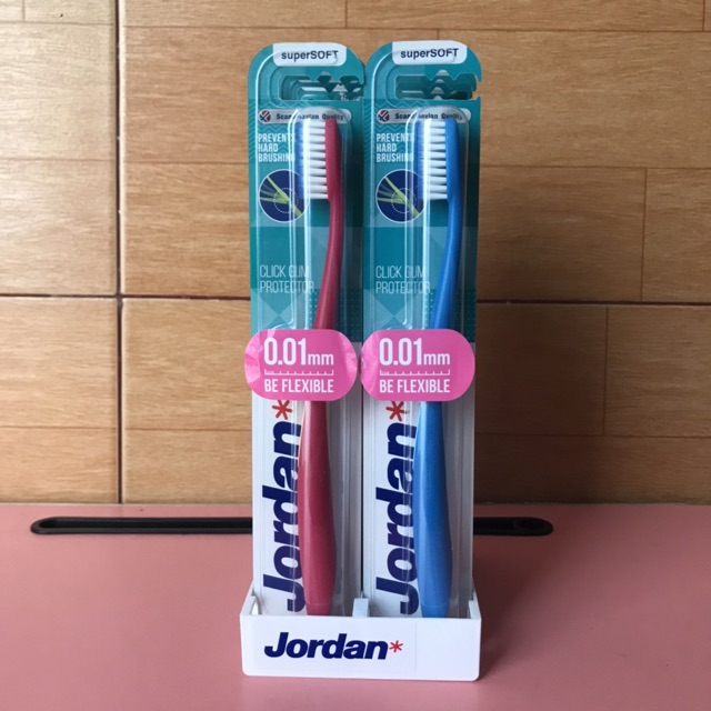 Bàn chải JORDAN CLICK GUM PROTECTOR cho răng niềng với sợi lông siêu mềm nhỏ 0,01mm( bàn chải có thể gập)
