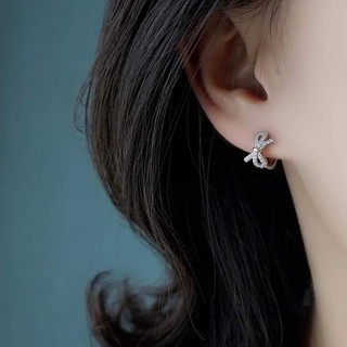 Khuyên tai nơ đá tròn bấm