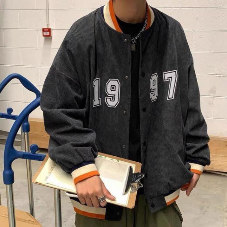 Áo khoác bomber kaki nhung bóng chày unisex form rộng 1997 nam nữ bao đẹp của năm