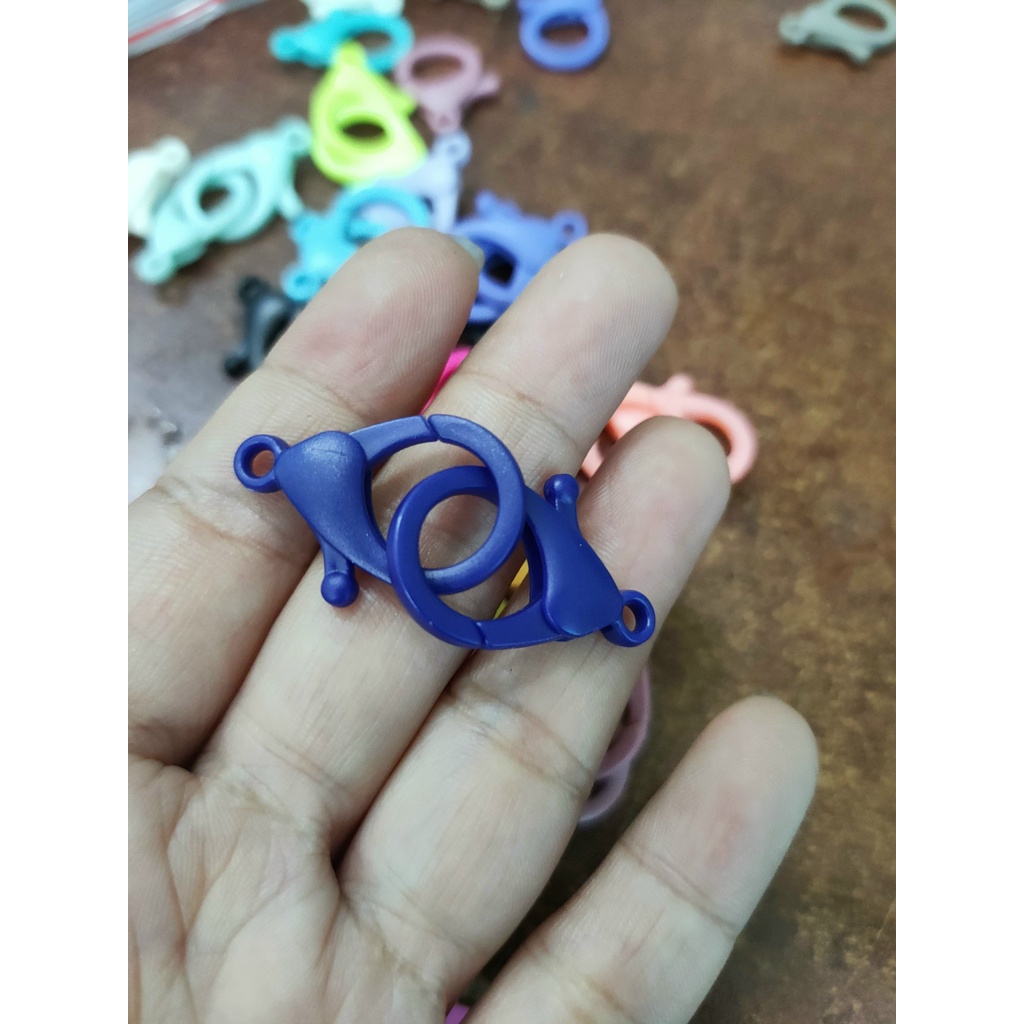 Móc càng cua nhựa nhiều màu làm dây khẩu trang,móc khoá handmade