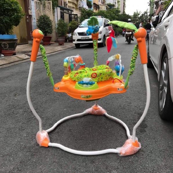 Jumperoo - Ghế nhún nhảy tập đứng dành cho trẻ em có đèn, nhạc và thanh đồ chơi Konig-Kids - 63569