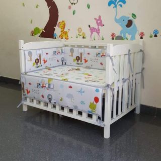 Set quây cũi ga bọc nệm cũi vải thô lụa Hàn quốc 100% cotton mẫu khu phố nền trắng xám