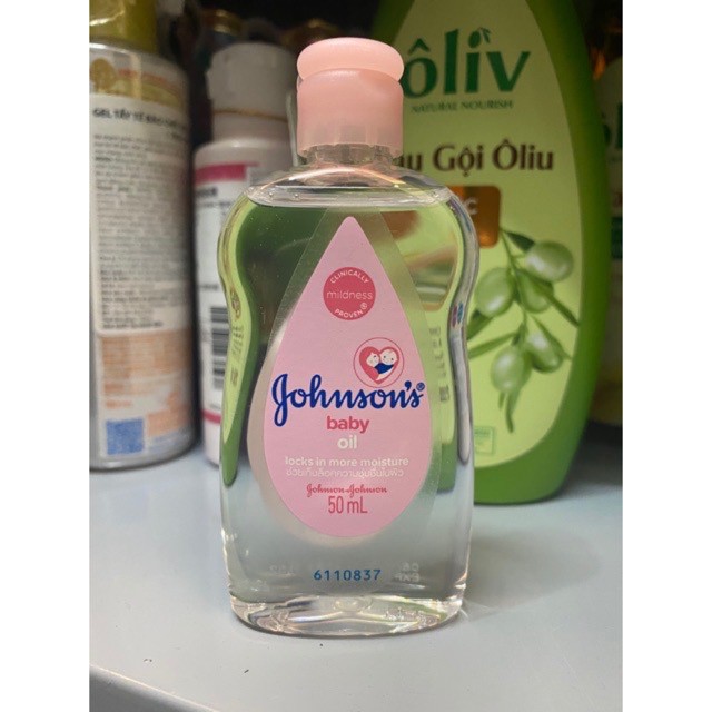 Dầu massage và dưỡng ẩm Johnson Baby Oil 200ml