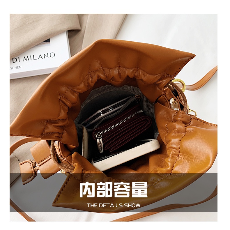 Túi xách nữ mini họa tiết dây ngọc hai màu nâu, đen sang chảnh