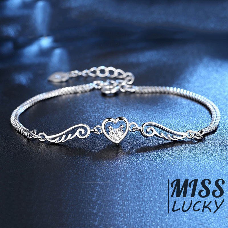 Vòng tay hợp kim đính đá hình tim xinh xắn