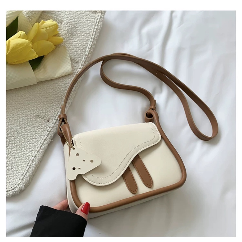 Túi xách nữ đeo chéo Linh Store da mềm thiết kế phong cách dễ thương kèm móc da tam giác