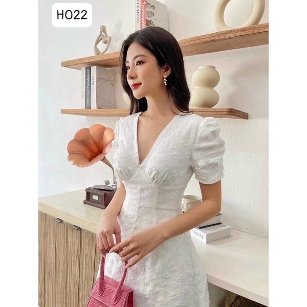 Đầm Váy Trắng Cổ V Nhún Ngực Nút Ngọc