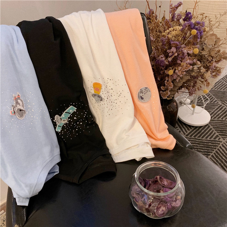 Áo thun dáng rộng bằng cotton in hình phi hành gia và ngôi sao cổ điển dễ thương cho nữ giới