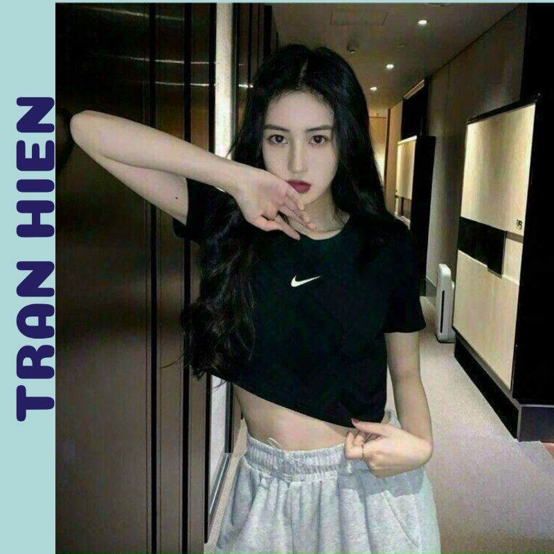 Áo croptop tay ngắn thêu logo