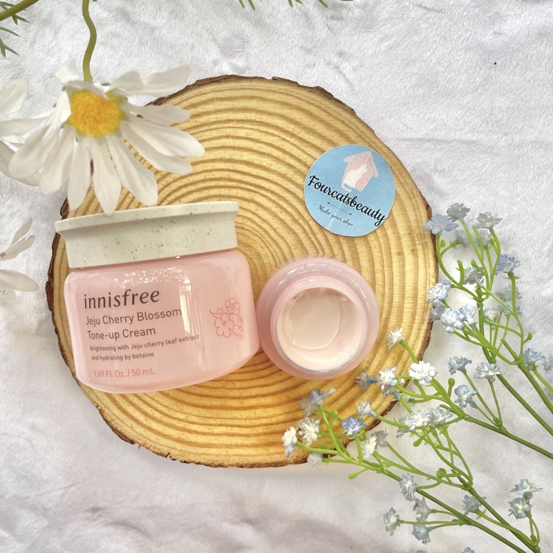 Kem Dưỡng Ẩm Trắng Da Innisfree Jeju Cherry Blossom Tone-Up Cream 20ml