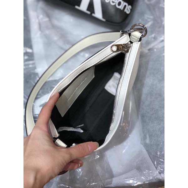 Kẹp nách Calvin Klein siêu xịn