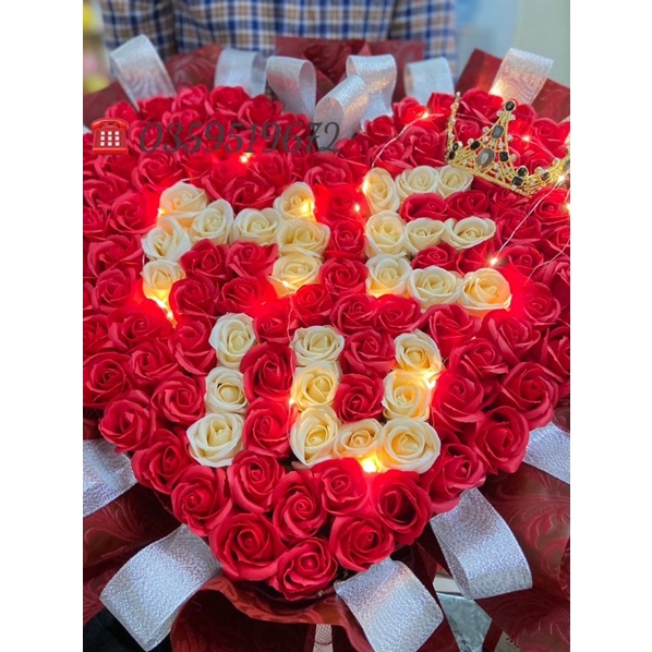 [QUÀ TẶNG SINH NHẬT]_ Bó hoa sáp trái tim lồng chữ + vương miệng