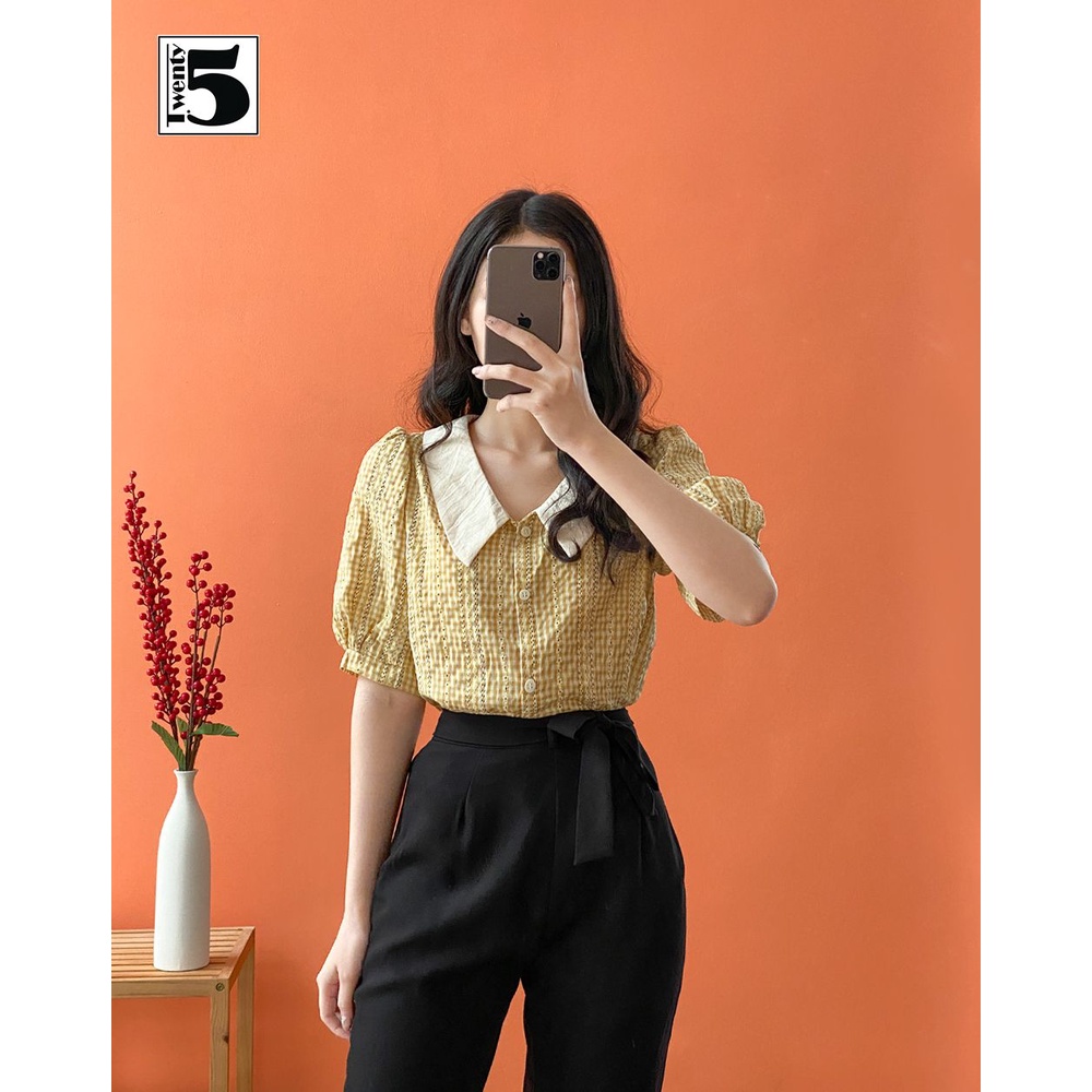 Áo sơ mi nữ công sở dáng lửng cổ sen tay bồng kẻ caro nhí Twentyfive N1068