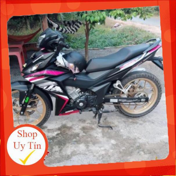 Tem xe winner GTR hồng đen