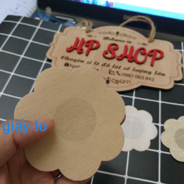 60 Miếng dán ngực - Miếng dán ti giấy hình hoa mai hộp thiếc xanh | BigBuy360 - bigbuy360.vn