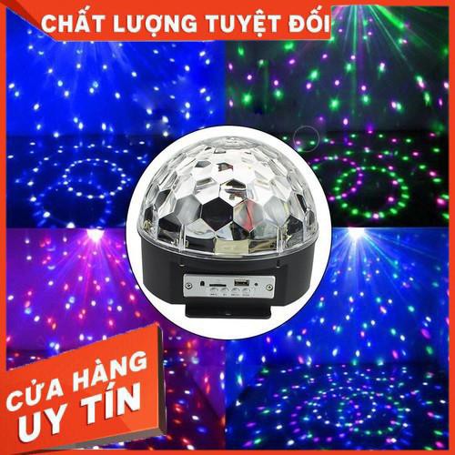 ĐÈN XOAY VŨ TRƯỜNG 7 MÀU CÓ PHÁT NHẠC USB