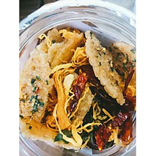 Cơm Cháy Lắc Khô Gà Lá Chanh