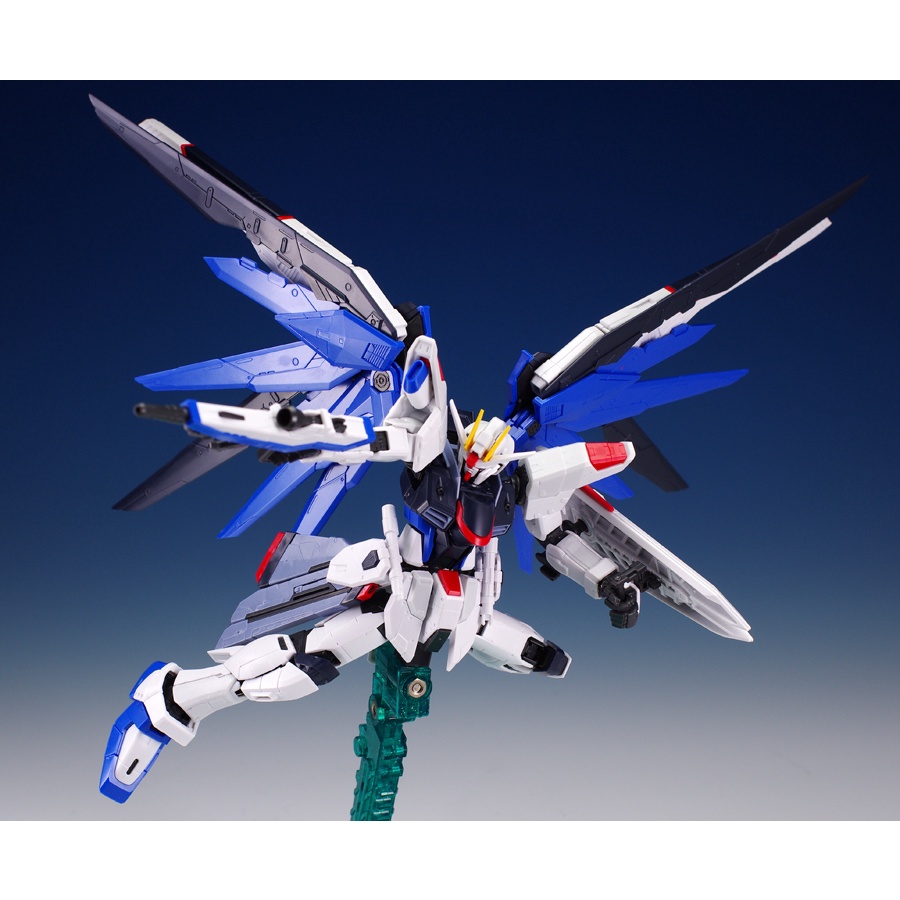 Mô hình lắp ráp Gunpla RG 1/144 ZGMF-X10A Freedom Gundam  Bandai Japan