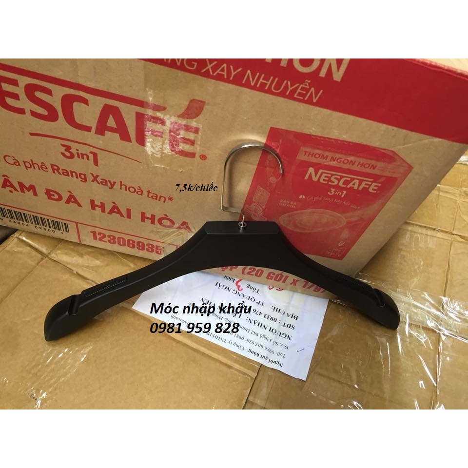 Móc áo nhựa nhập khẩu dày 3cm