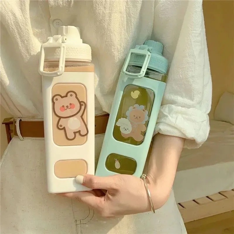 Bình đựng nước kèm sticker cute có ống hút,Bình đựng nước màu hồng đáng yêu