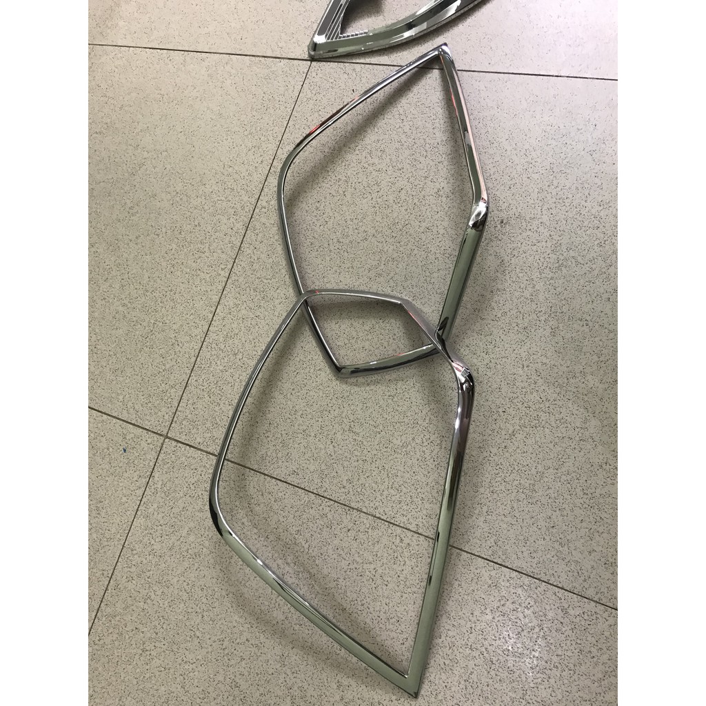 Bộ ốp viền đèn Hậu mạ crom xe  DAEWOO LACETTI Liên doanh Form 2004 đến 2012