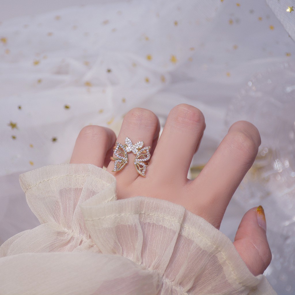 Nhẫn Cưới Hình Bướm Rỗng Đính Đá Zircon 14K