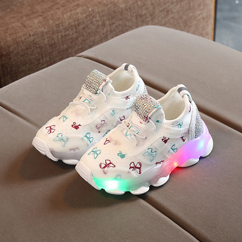 Giày thể thao có đèn LED họa tiết bướm xinh xắn thoải mái theo phong cách Hàn Quốc dành cho bé