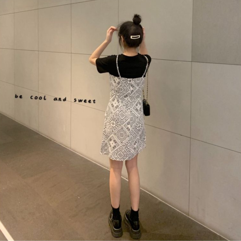 Đầm Hai Dây In Hoa Phong Cách Retro Thời Trang Dành Cho Nữ | BigBuy360 - bigbuy360.vn