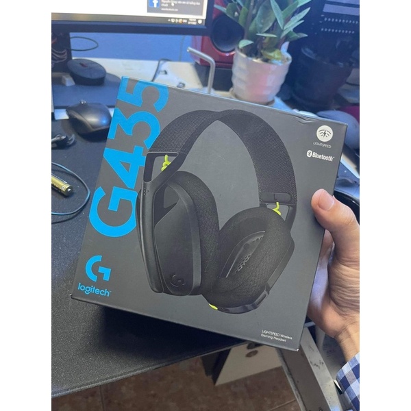 Tai Nghe Chơi Game Không Dây Bluetooth Logitech G435 – Mic Ảo Tích Hợp, Siêu Nhẹ, PC/ Mobile/ PS5 - Hàng Chính Hãng