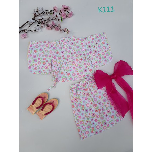 Kimono Trẻ Em Trắng Hoa Hồng Tròn KI11