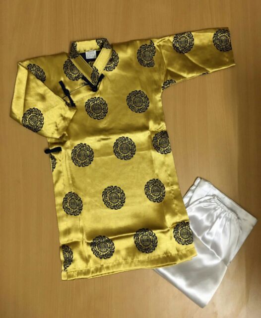 Bộ áo dài truyền thống kèm mấn cho bé trai