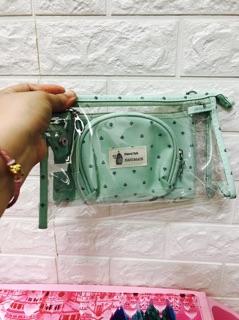 Túi du lịch trong suốt