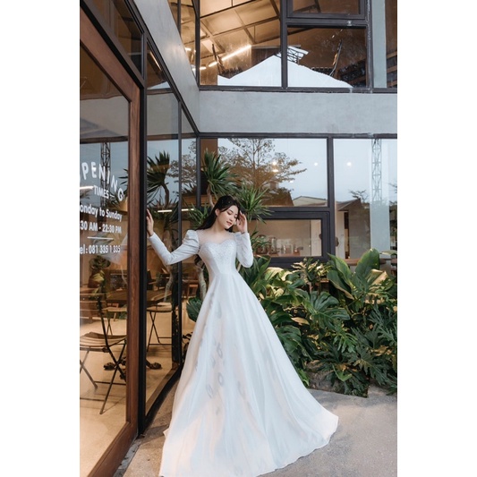 Váy cưới đi bàn cô dâu tay dài kết ngực