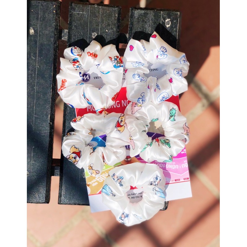 Buộc tóc SCRUNCHIES vải phi bóng hoạ tiết bò sữa