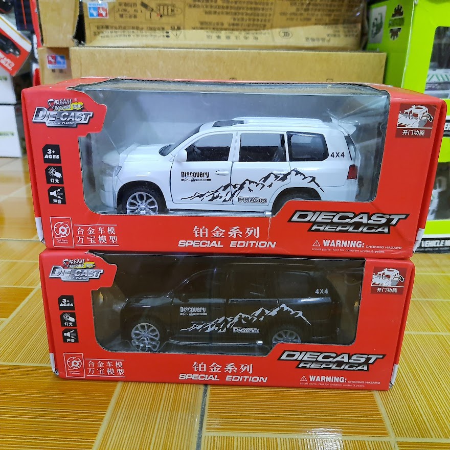 Xe mô hình ô tô Toyota Land cruiser PRADO bằng sắt tỉ lệ 1:32 có âm thanh và đèn khi mở cửa