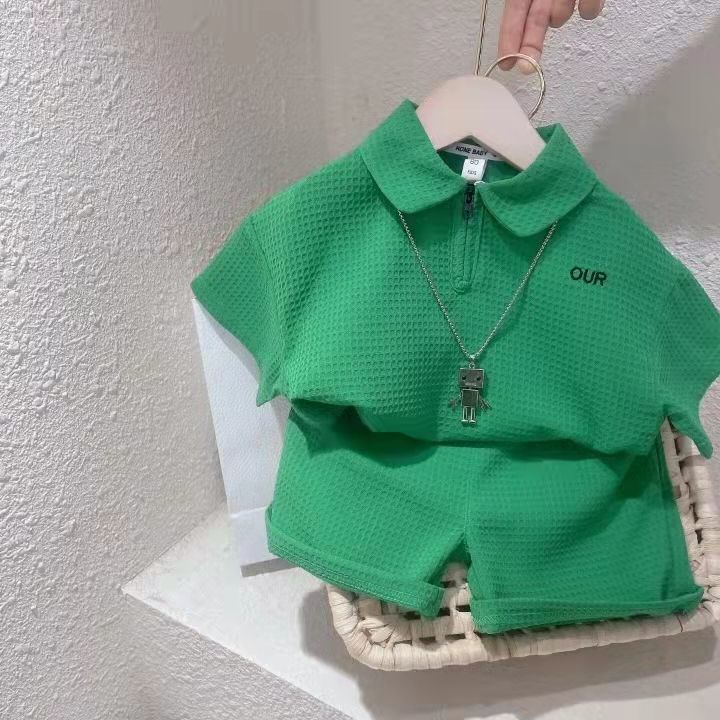 Set đồ gồm áo thun tay ngắn và quần short màu trơn phong cách thời trang dành cho bé trai và bé gái