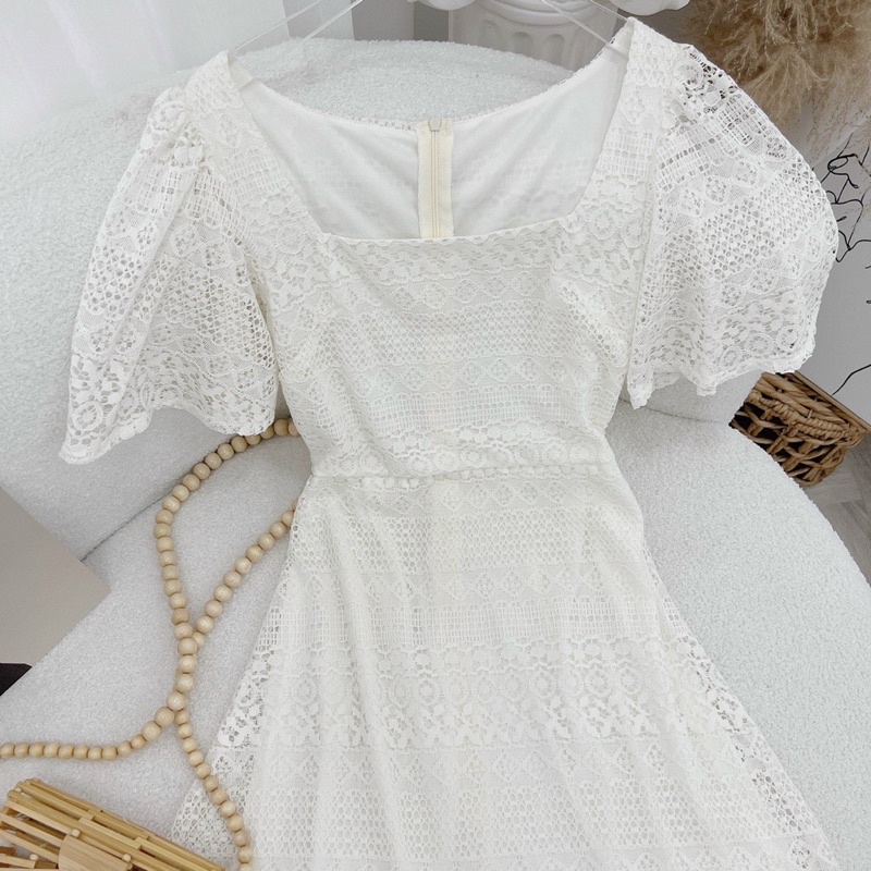 MAXI TRẮNG XÔ REN CỔ VUÔNG