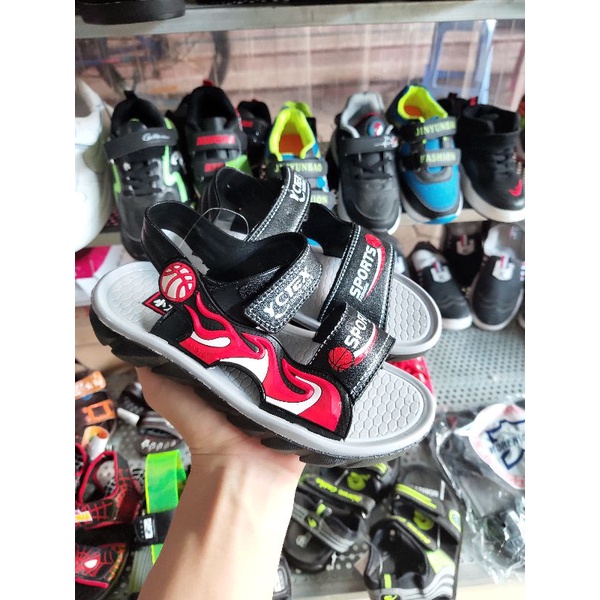 Dép quai hậu cho bé