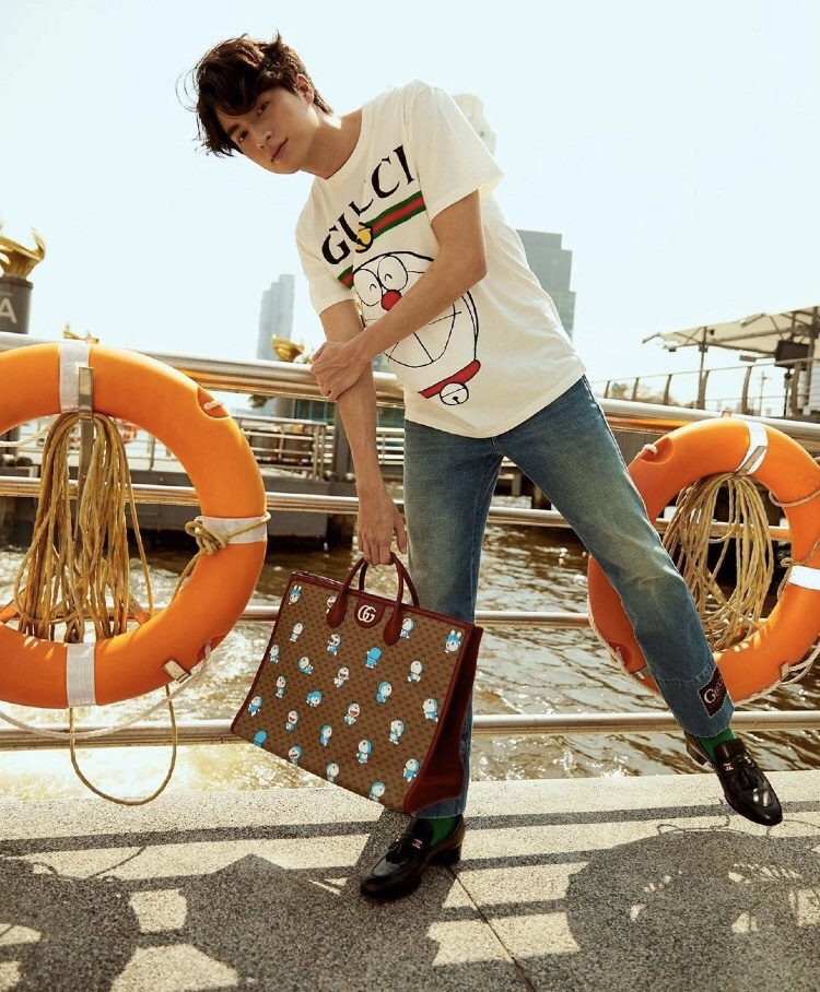 Áo thun tay ngắn in họa tiết mèo Doraemon xinh xắn mẫu 2021 thời trang