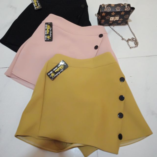 Chân váy đính nút đủ màu,đủ size . | BigBuy360 - bigbuy360.vn