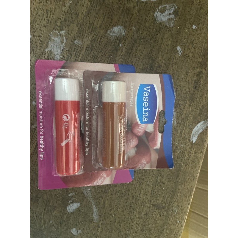 SON THỎI DƯỠNG MÔI 4.8G