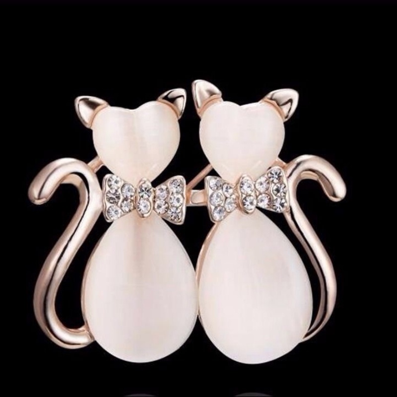 Ghim Cài Áo Đính Đá Sang Trọng