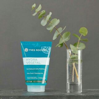Sữa rửa mặt Hydra Vegetal Yves Rocher 125 ml