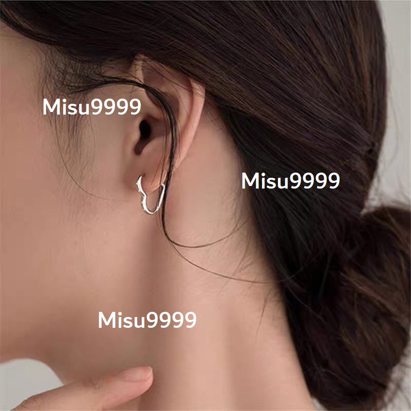 Khuyên titan classic gấp hình tim Heart