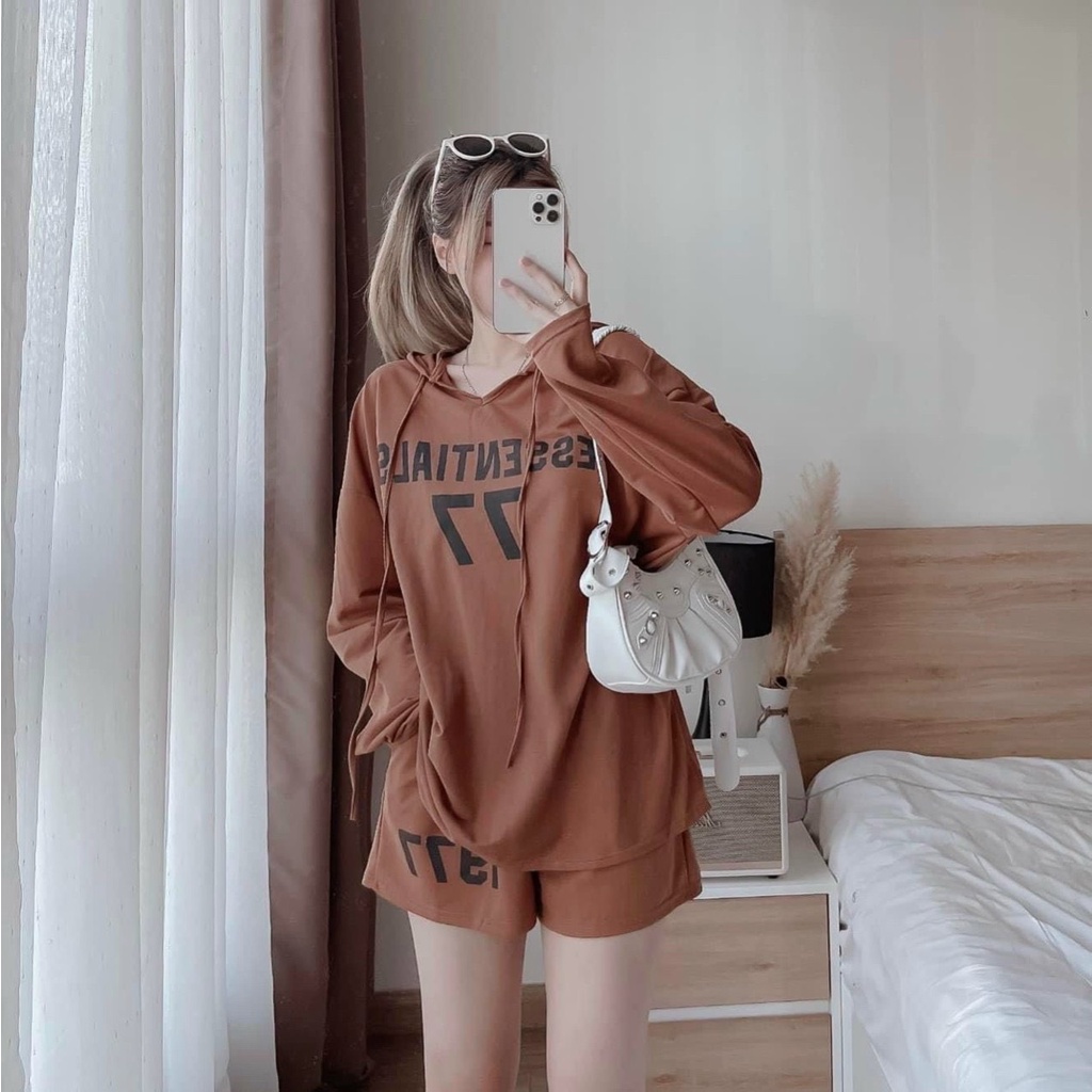 Sét bộ đùi nữ áo tay dài in họa tiết phối nón cá tính